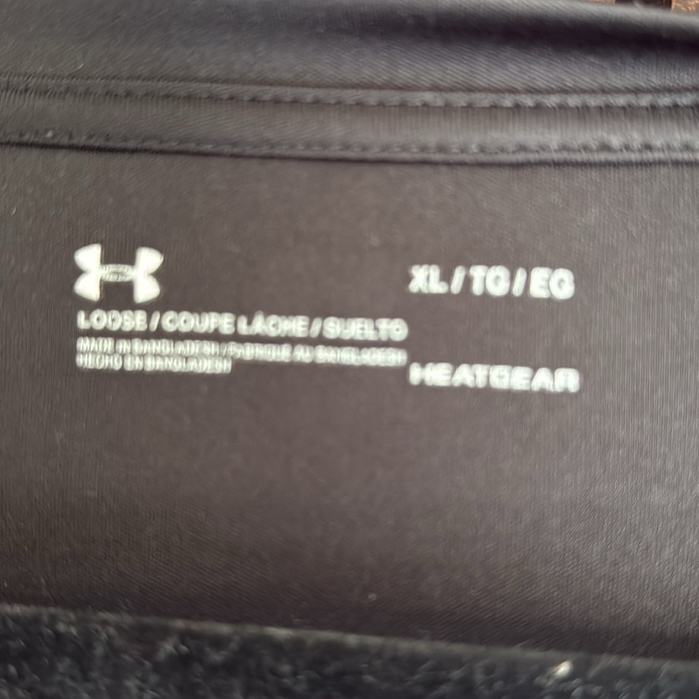 Under Armour women’s  Black Long Sleeve Shirt - Picture 2 of 5